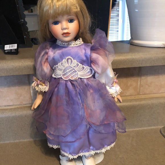 Porcelain Companions - Picture 7 of 8